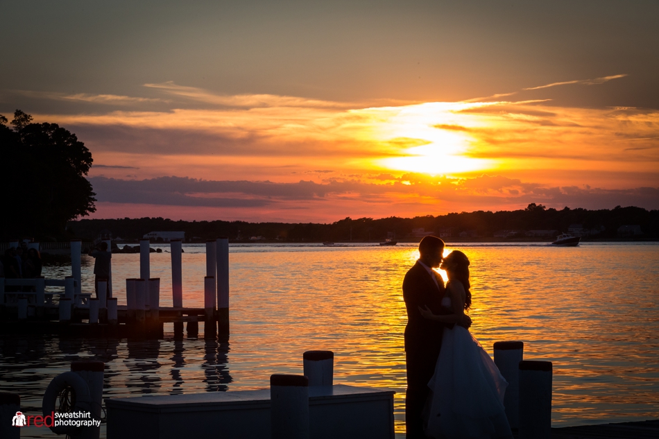 Lindsay and Frankie were married at The Pridwin on Shelter Island on long island in NY. shot with the Canon 5d Mark iii and all L lenses.